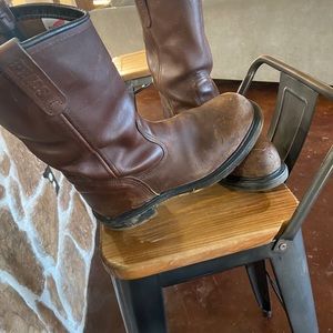 Red wing 2505 work boots STeel toe. Size 10D.
